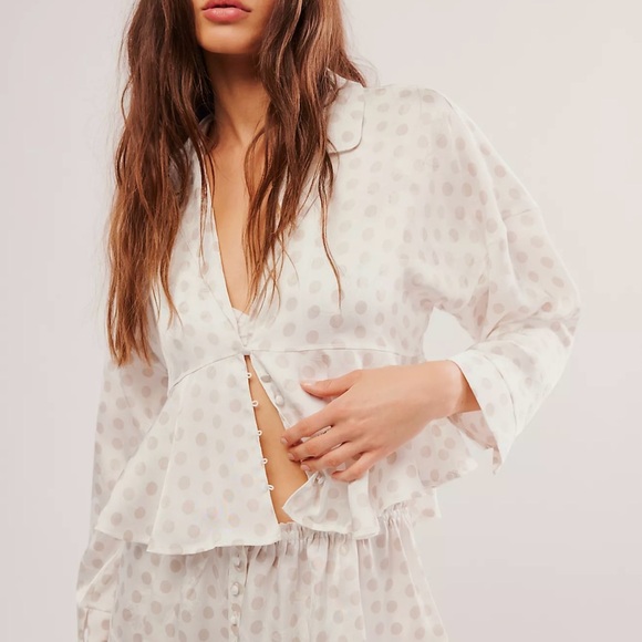Free People Tops - Free People Elegant Flowers Print Beige Pajamas